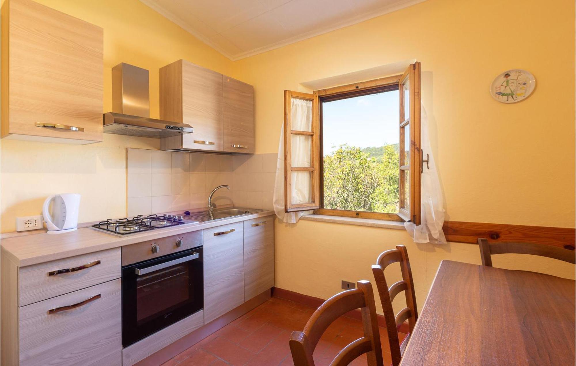 Cozy Home In Massa Marittima Gr With Kitchen Bagian luar foto