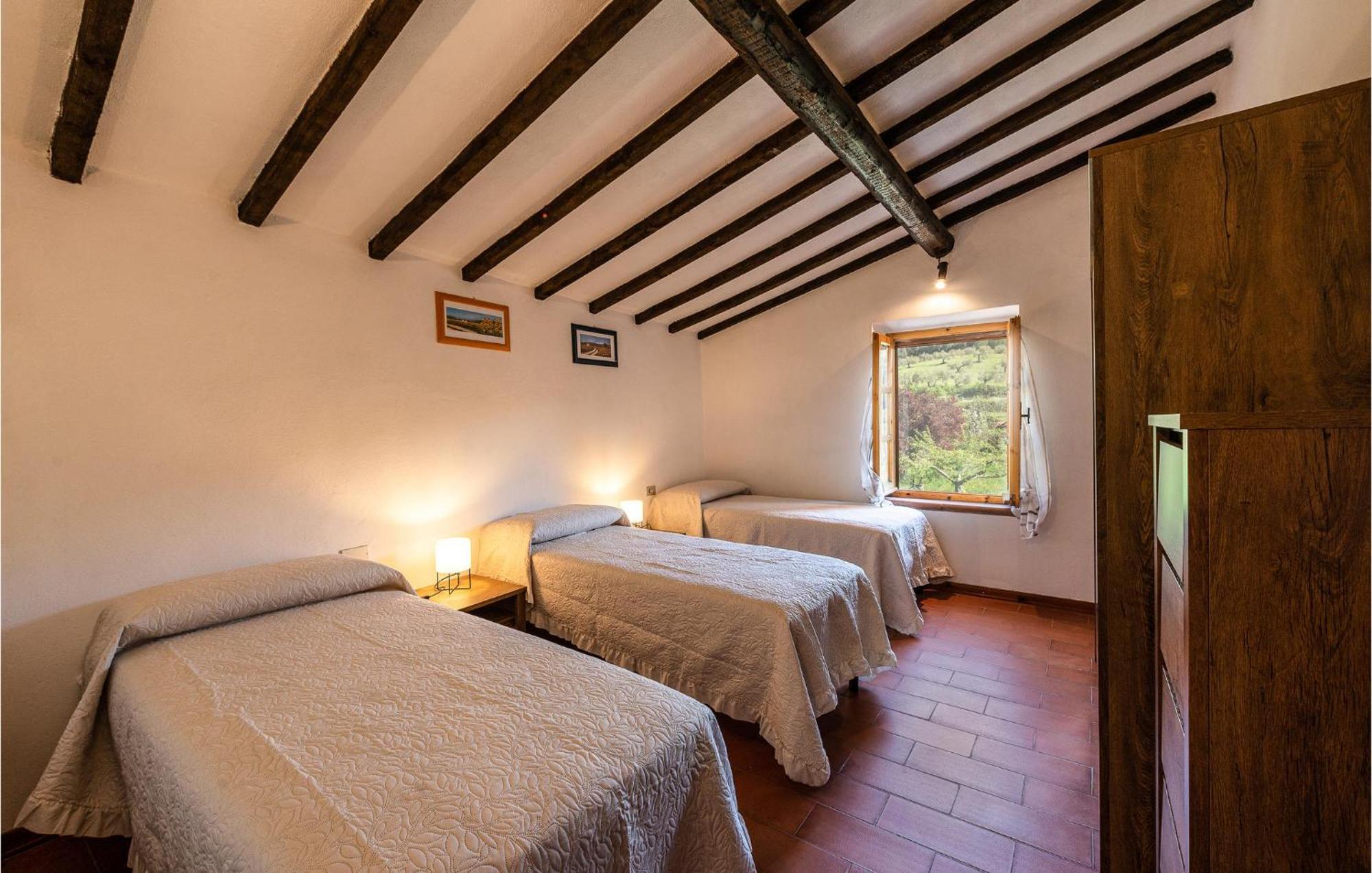 Cozy Home In Massa Marittima Gr With Kitchen Bagian luar foto