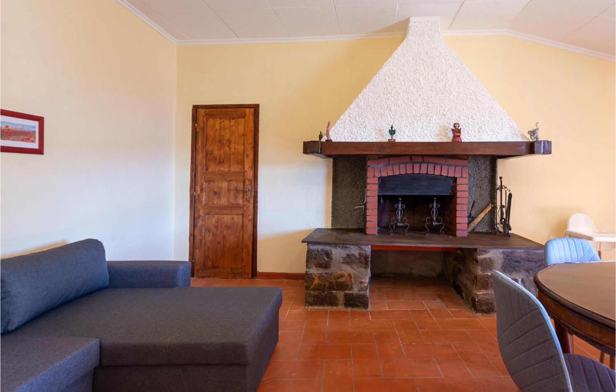 Cozy Home In Massa Marittima Gr With Kitchen Bagian luar foto