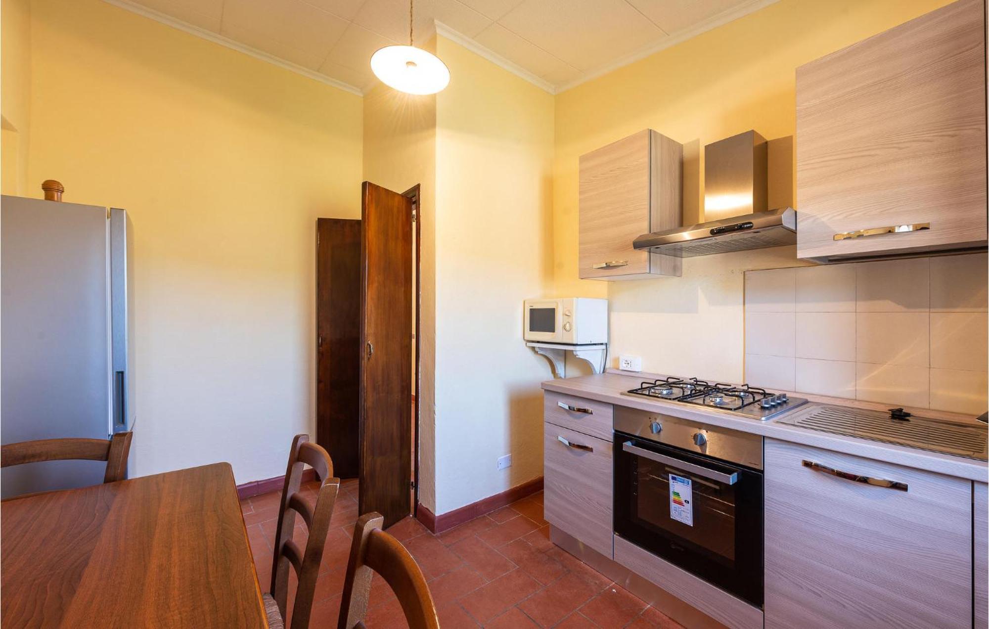 Cozy Home In Massa Marittima Gr With Kitchen Bagian luar foto