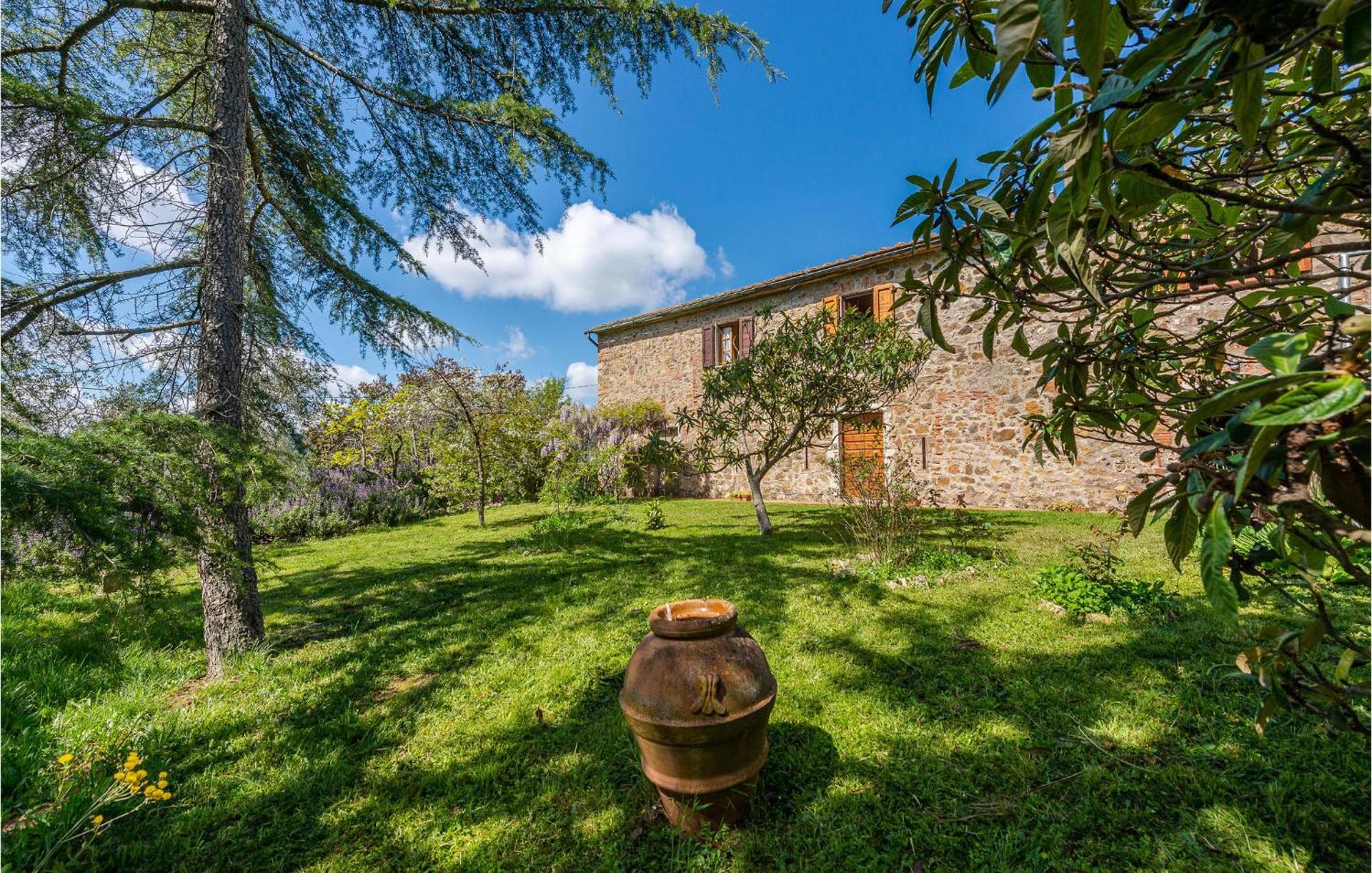 Cozy Home In Massa Marittima Gr With Kitchen Bagian luar foto